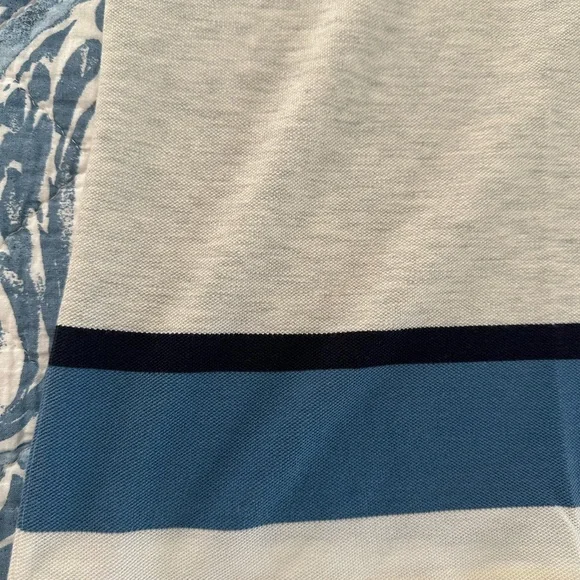 Lacoste Men's Light Gray Polo Shirt with Navy Accents - Picture 2 of 11